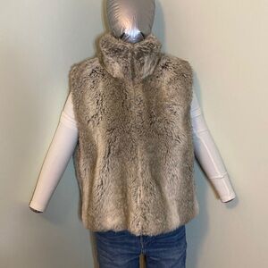 Women's Faux Fur Vest - Gray